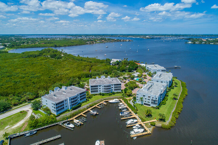 Property Photo: 1160 SW Chapman Way 202 FL 34990