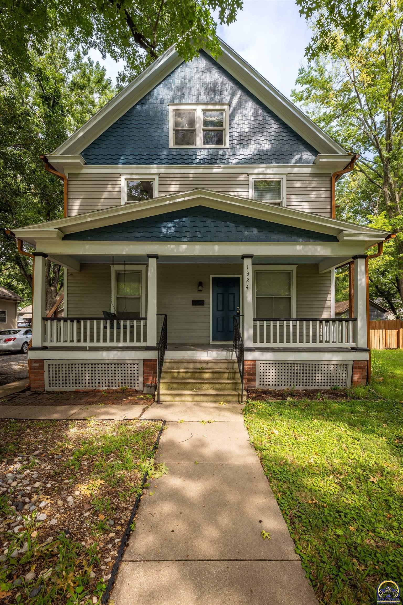 Property Photo:  1324 SW College Ave  KS 66604 