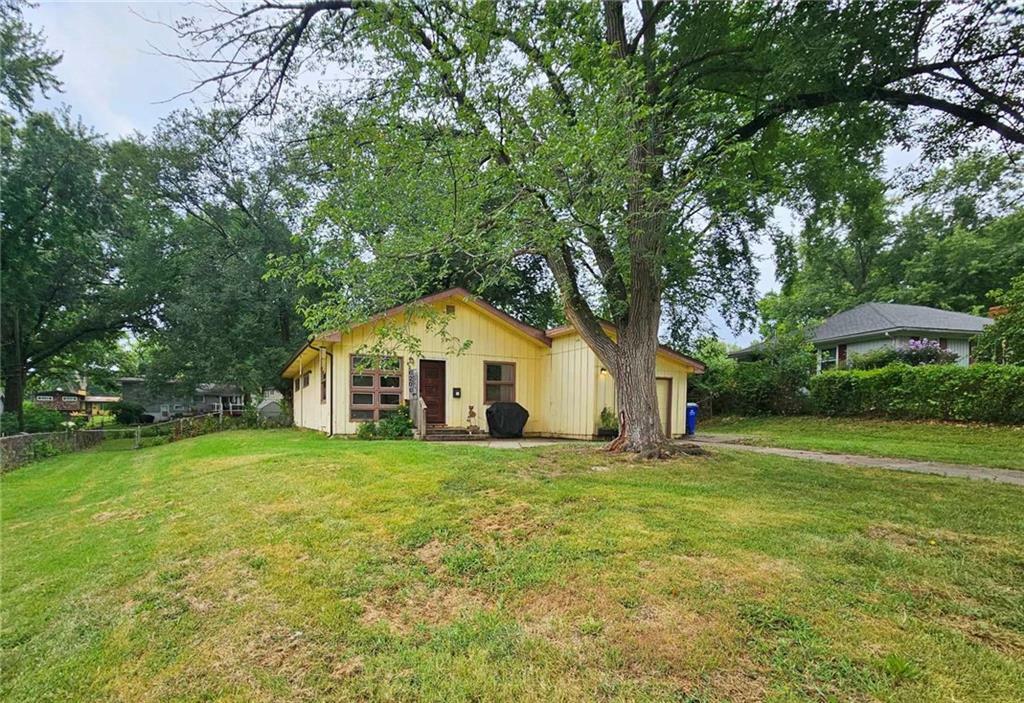 Property Photo:  6200 N Park Avenue  MO 64118 