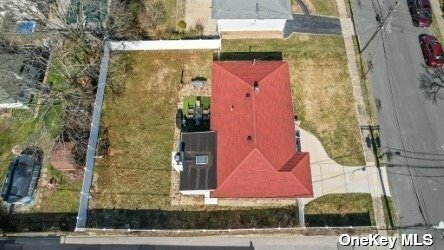 Property Photo:  916 N Clinton Avenue  NY 11757 