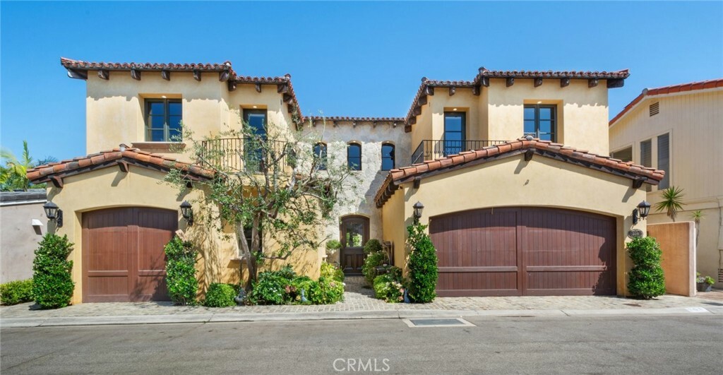 Property Photo:  208 Via Palermo  CA 92663 