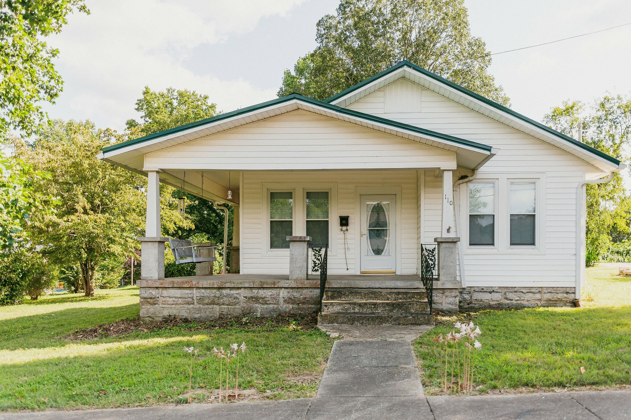 Property Photo:  110 Jefferson Ave E  TN 37030 