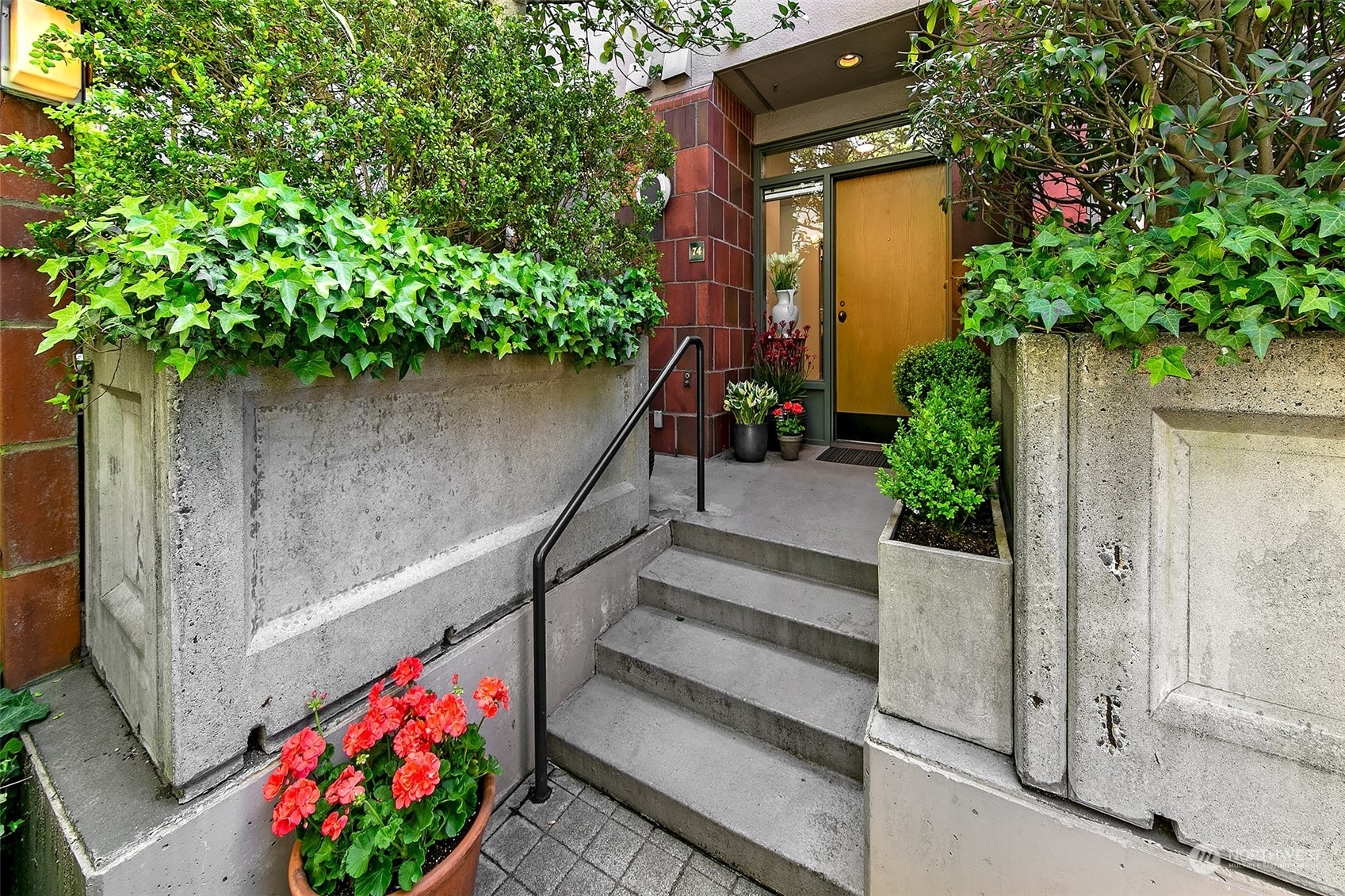 Property Photo:  88 Virginia Street 74  WA 98121 