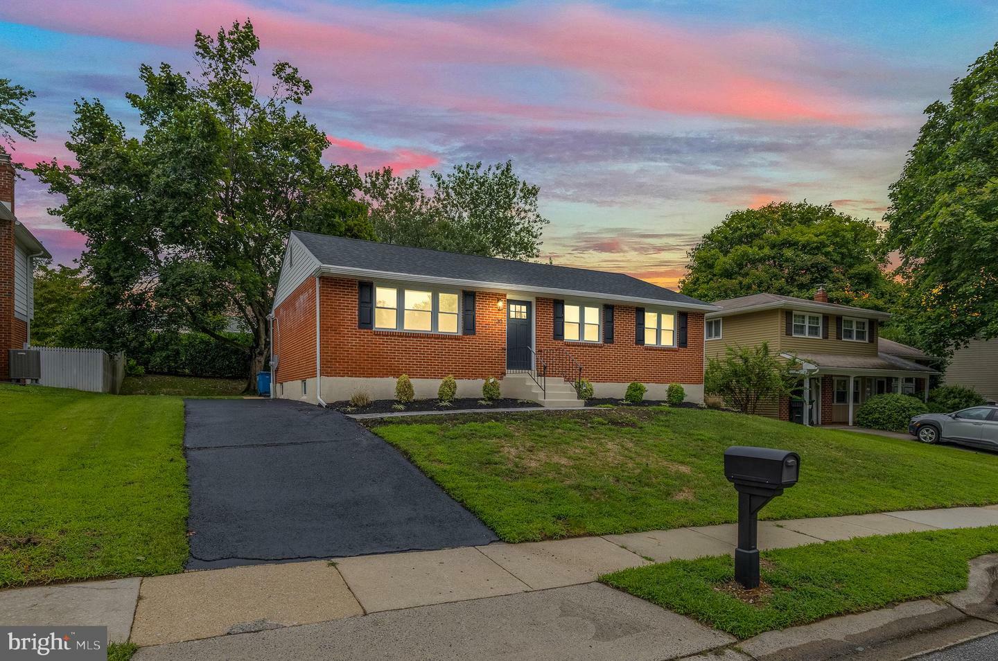 Property Photo: 30 Vansant Road DE 19711