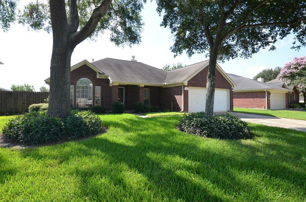 Property Photo:  7210 Pembrough Lane  TX 77494 