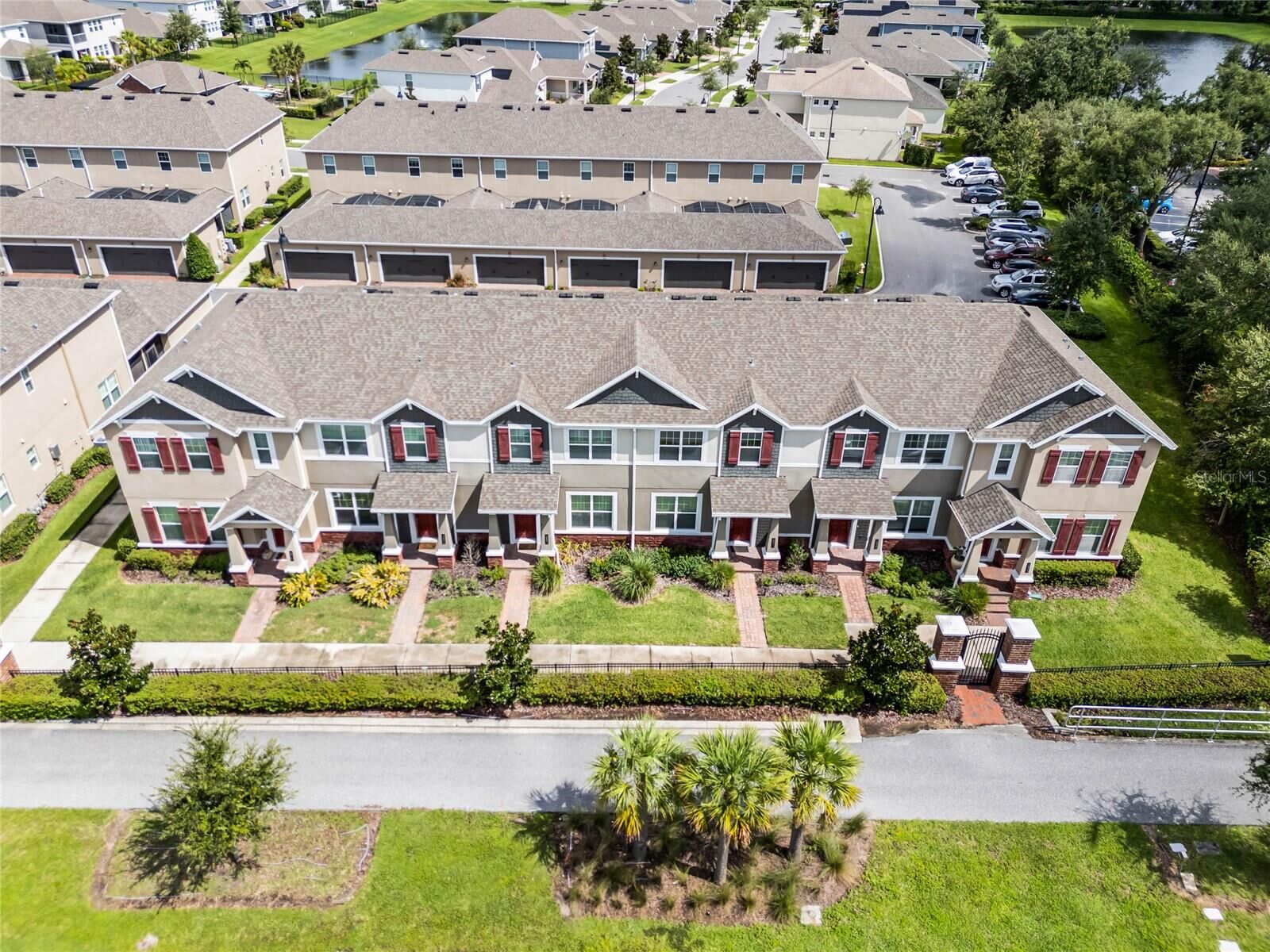 Property Photo: 687 E Plant Street FL 34787