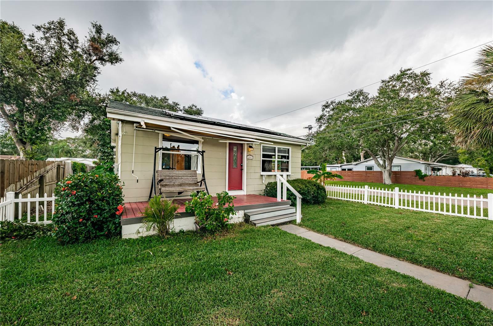 Property Photo:  494 49th Avenue N  FL 33703 