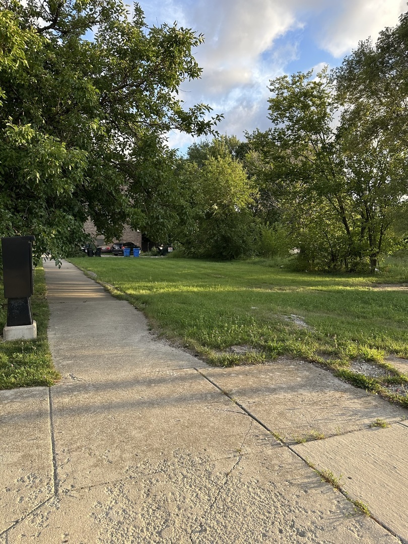 Property Photo:  4303 W Harrison Street  IL 60624 