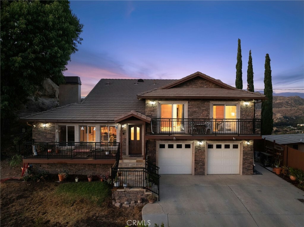 Property Photo:  956 Crown Hill Drive  CA 93063 