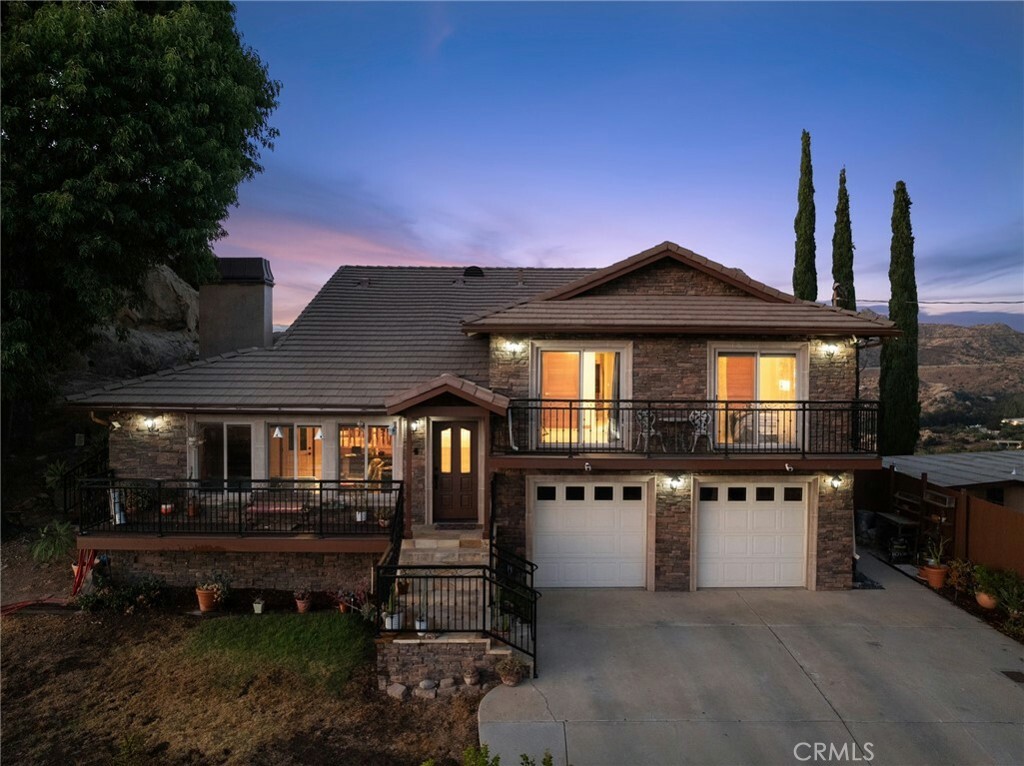 Property Photo:  956 Crown Hill Drive  CA 93063 