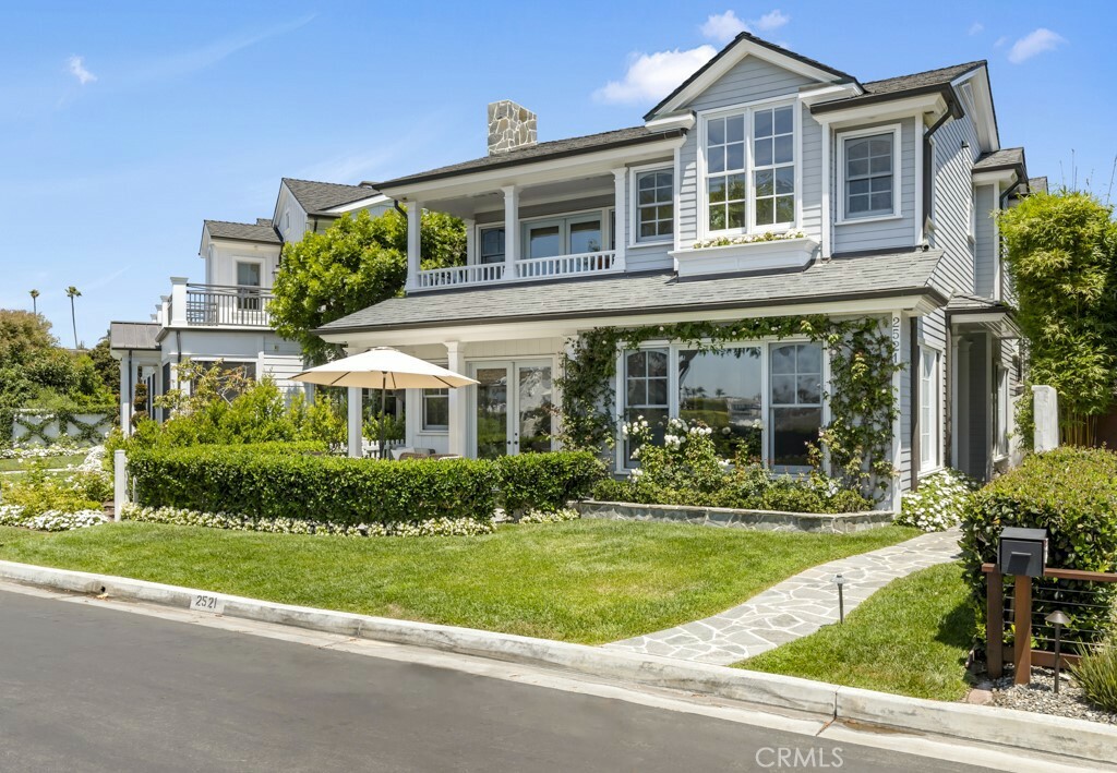 Property Photo:  2521 Bayshore Drive Drive  CA 92663 