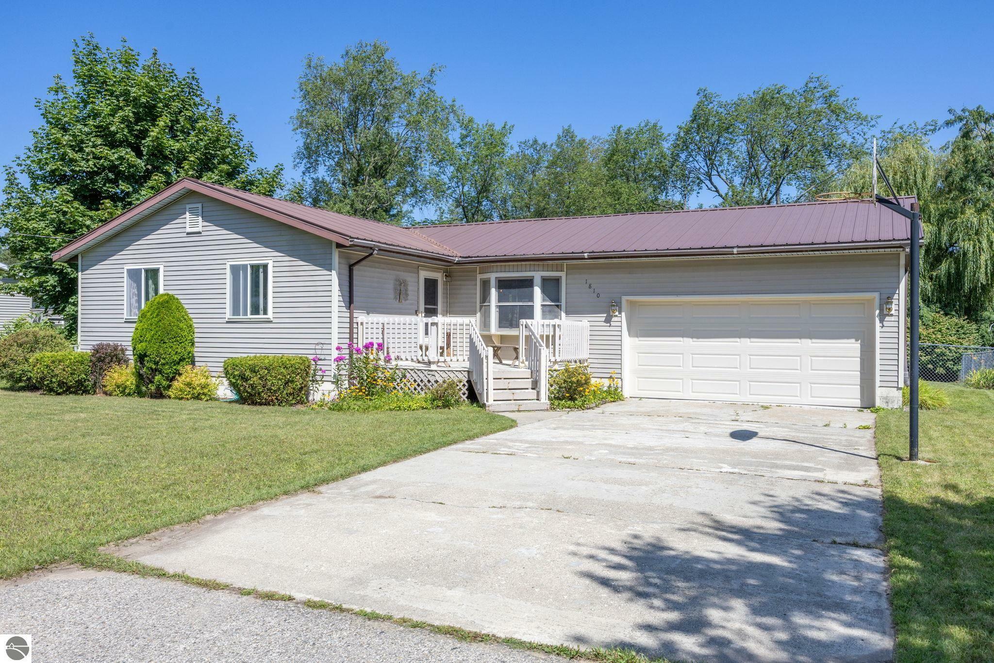 Property Photo:  1810 Shadyside Drive  MI 49601 