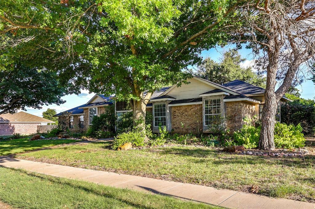 Property Photo:  801 Cannady Circle  TX 75104 