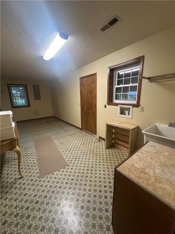 Property Photo:  101 SE 11th Avenue  AR 72736 