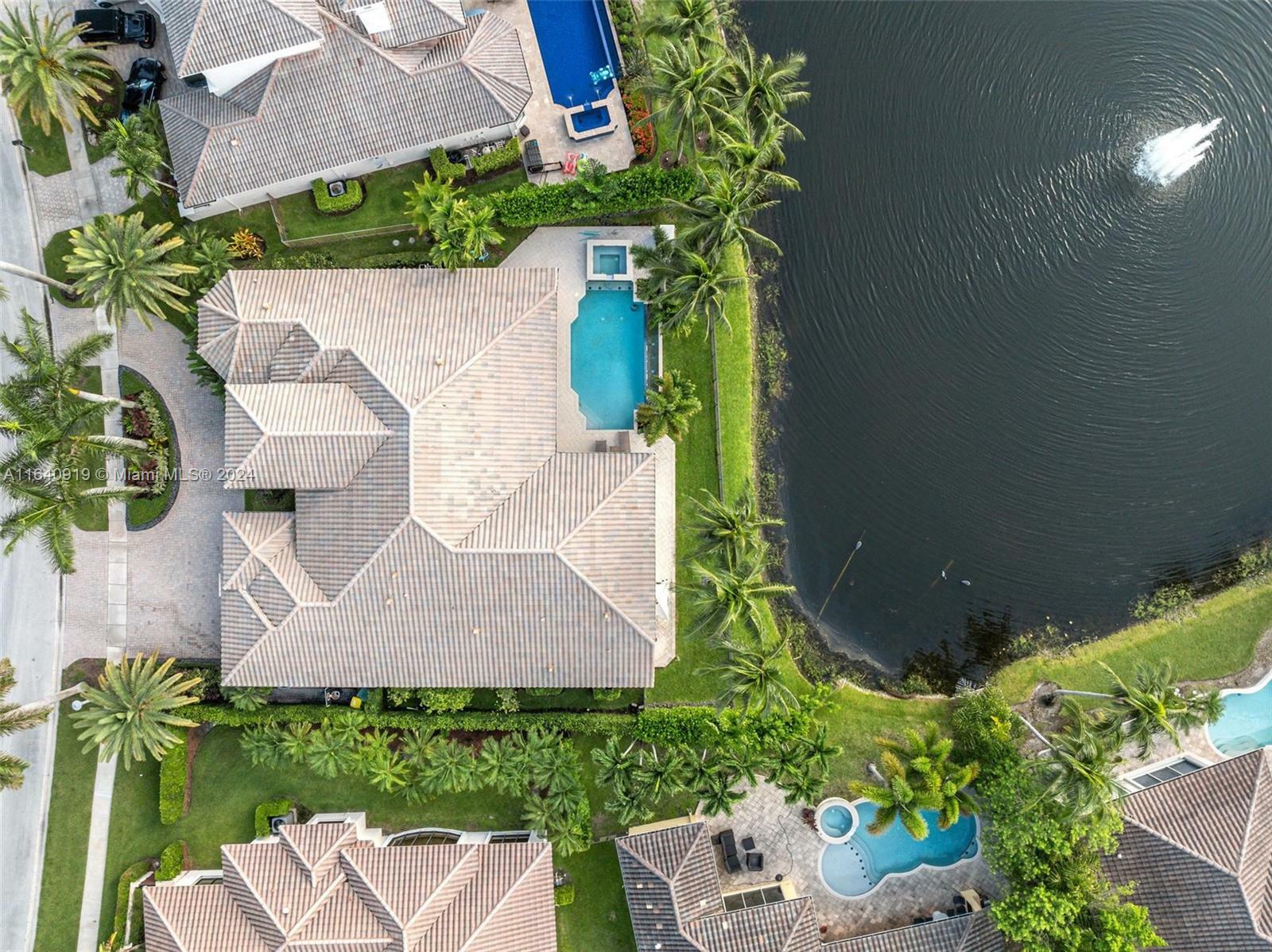 Property Photo:  770 Leigh Palm Ave  FL 33324 