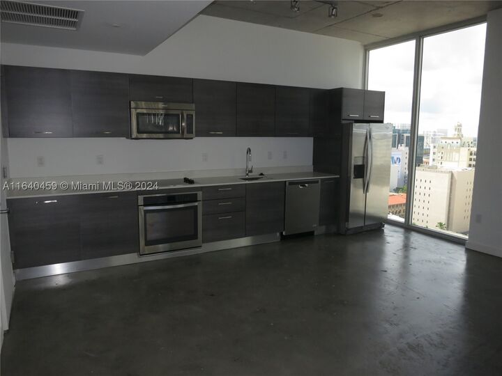 Property Photo:  151 SE 1 St 1902  FL 33131 