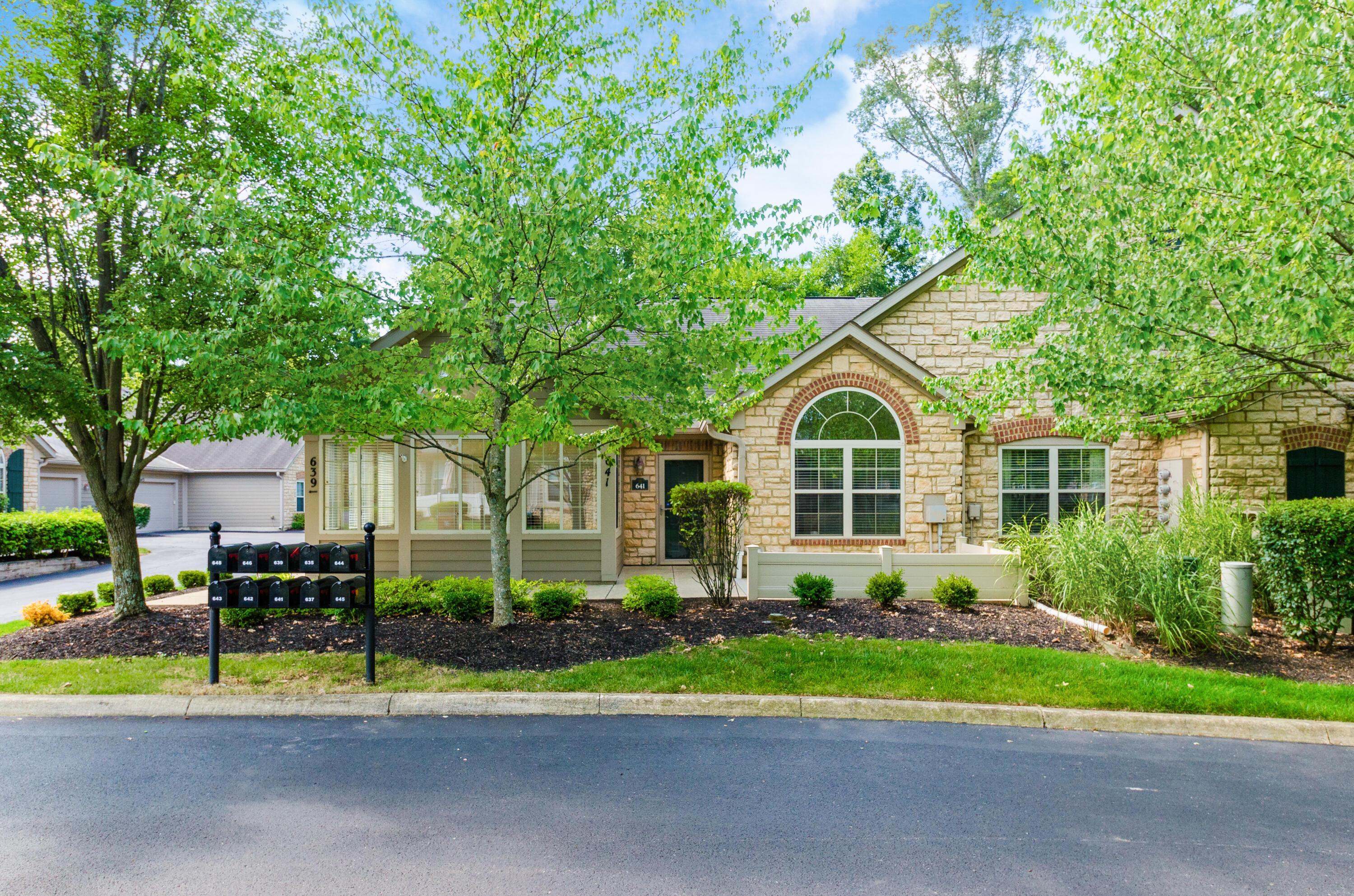 Property Photo: 641 Albion Place OH 43082