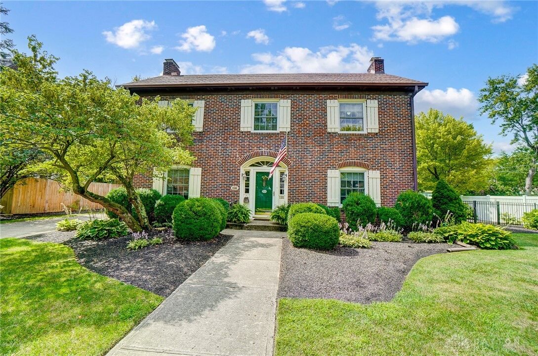 Property Photo: 121 S Kensington Place OH 45504