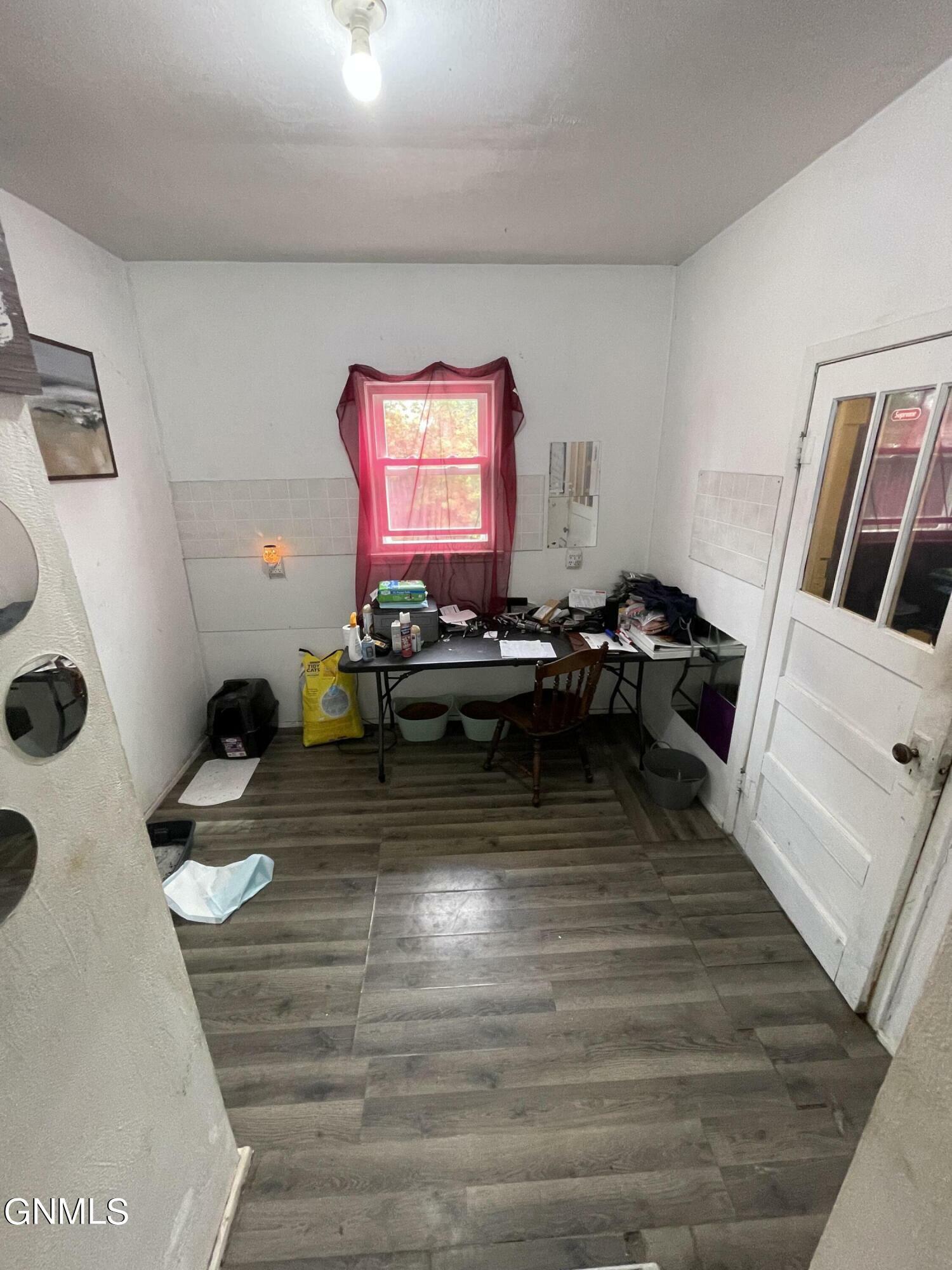 Property Photo:  114 4th Avenue W  ND 58580 