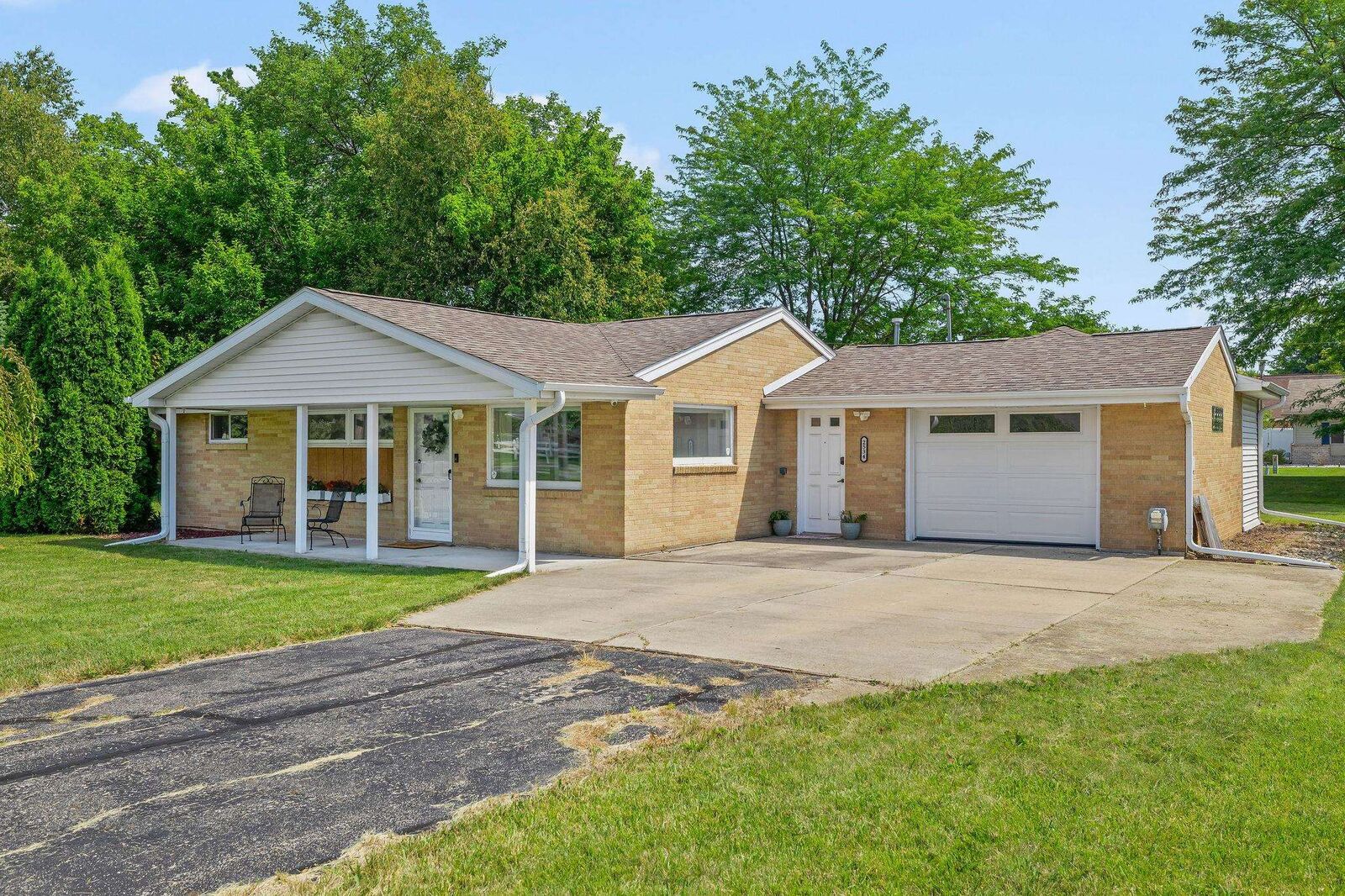 Property Photo:  2534 E Greendale  MI 48603 