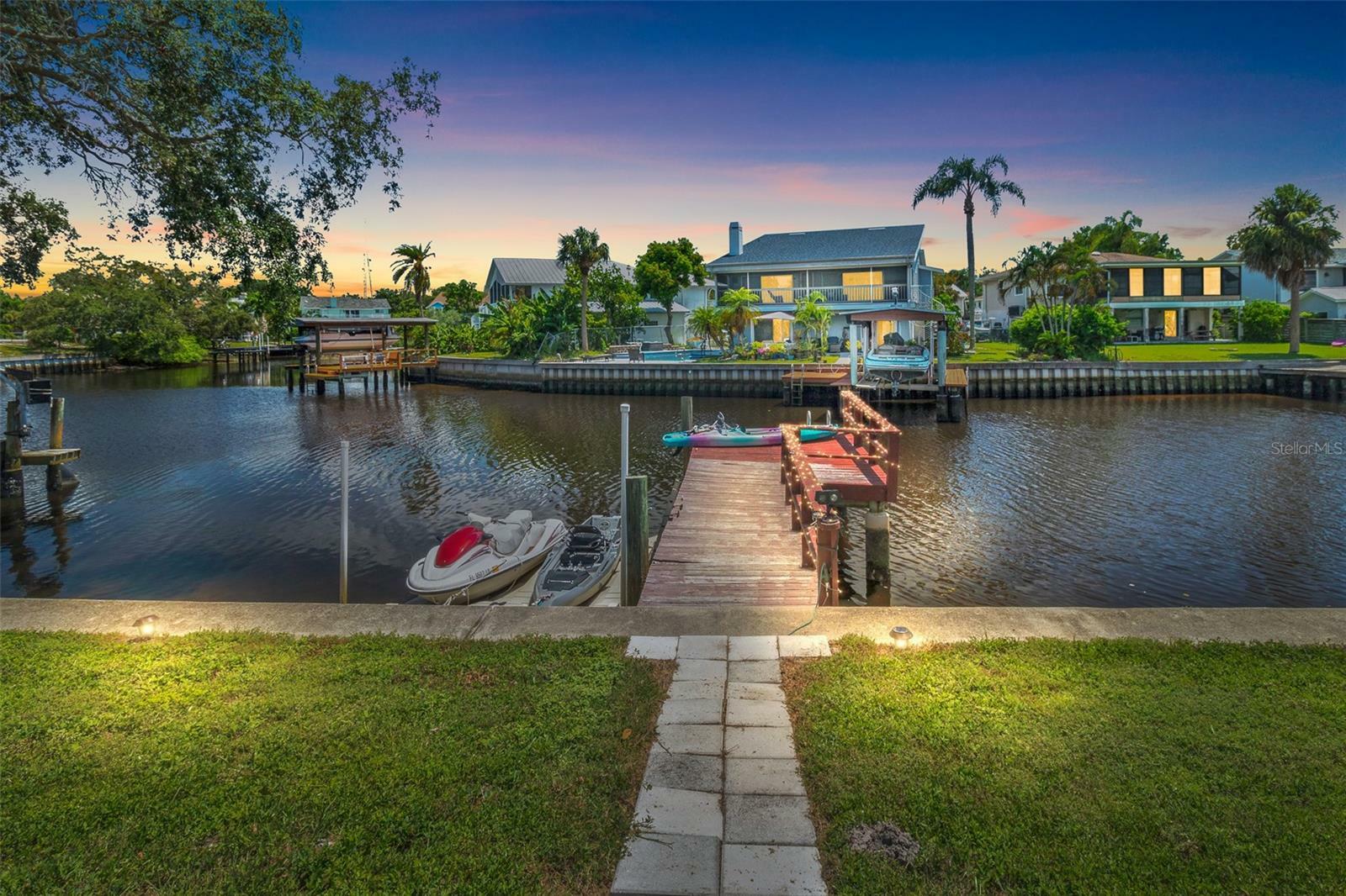 Property Photo:  114 Sunrise Drive  FL 34683 