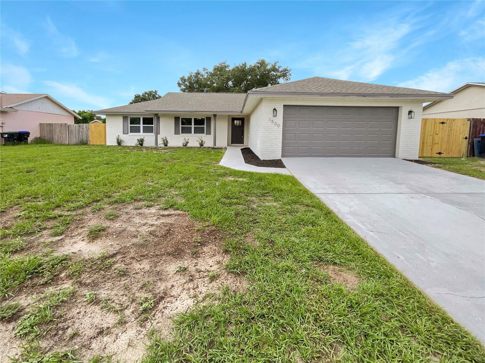 Property Photo: 1530 Lamplighter Way FL 32818