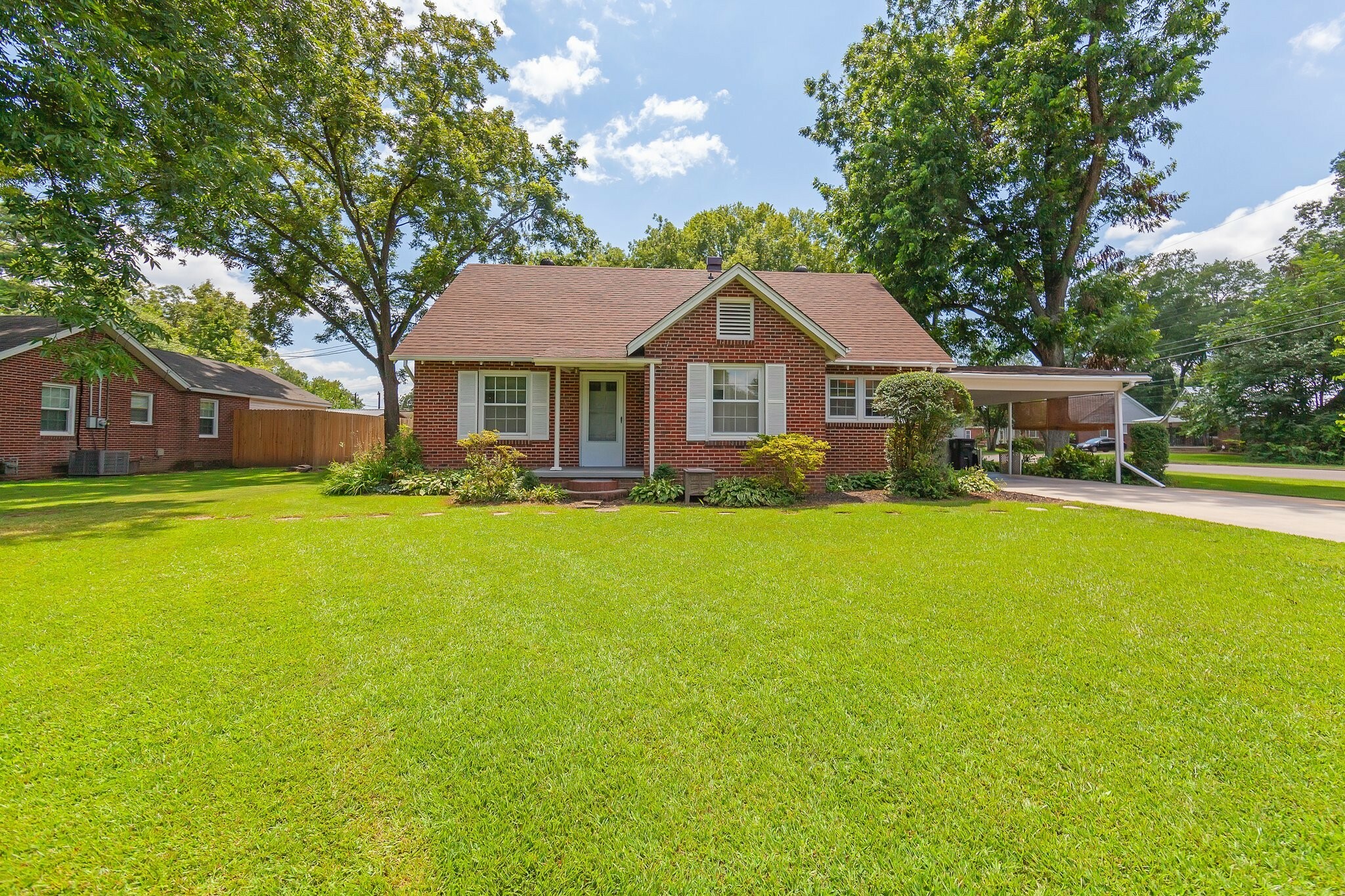 Property Photo:  627 Neely St  TN 38008 