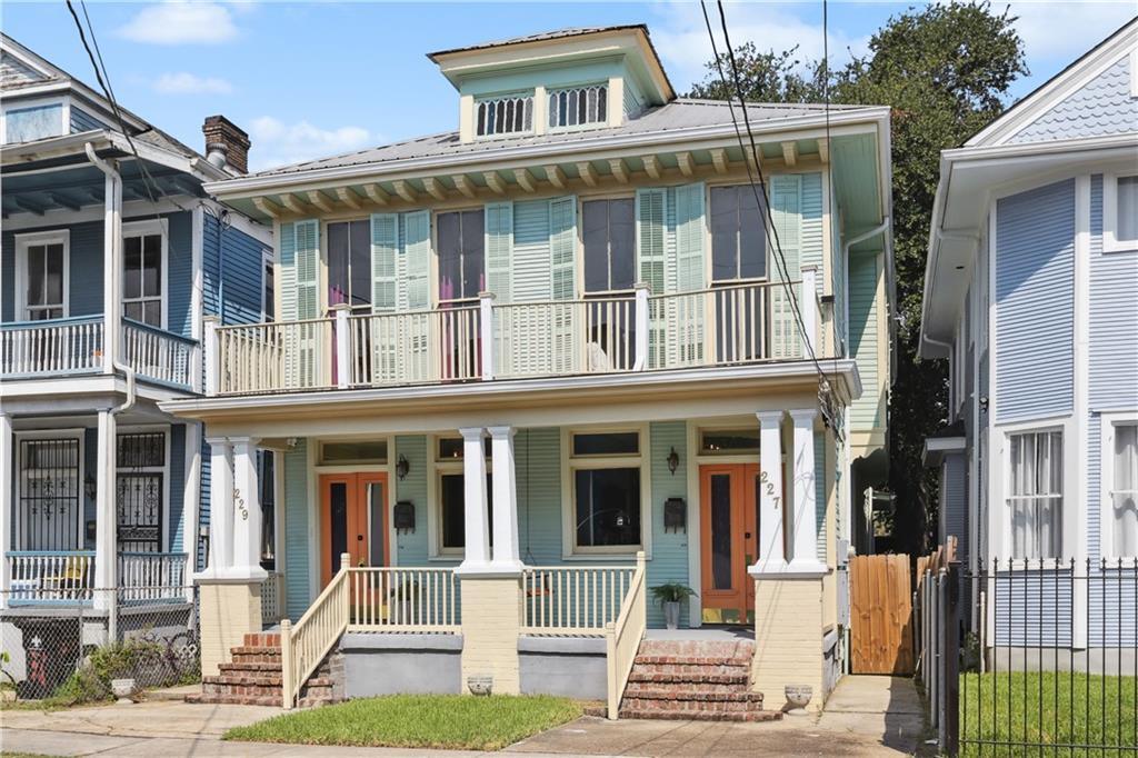Property Photo:  227 29 S Gayoso Street  LA 70119 