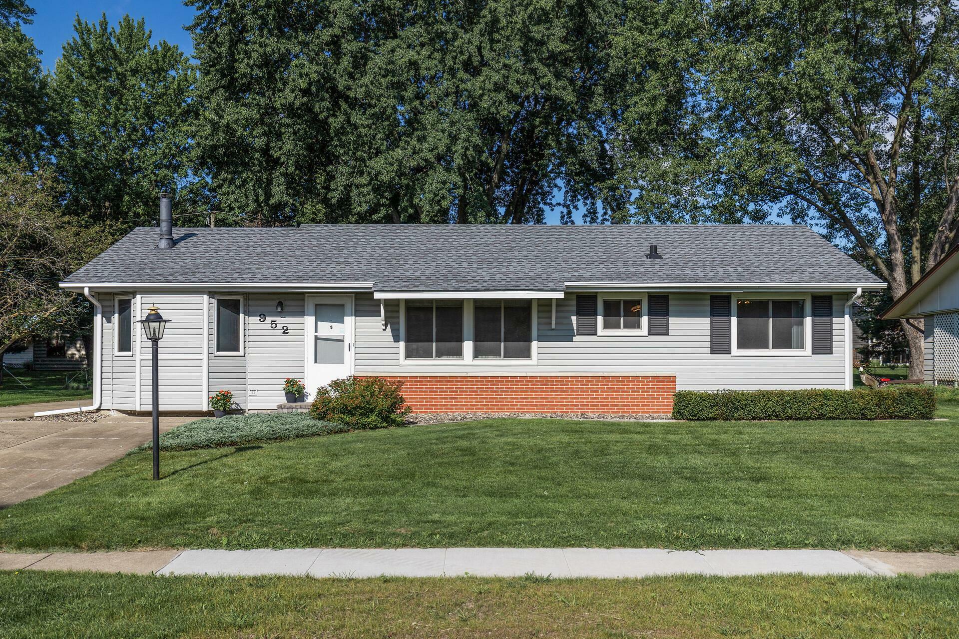952 Redwell Lane  Apple Valley MN 55124 photo