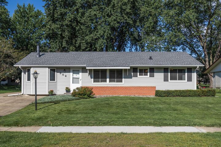 952 Redwell Lane  Apple Valley MN 55124 photo