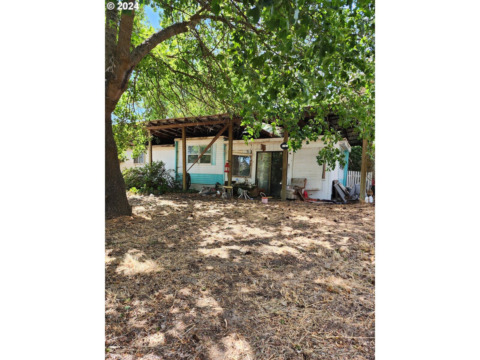 Property Photo: 365 NW 4th St OR 97021