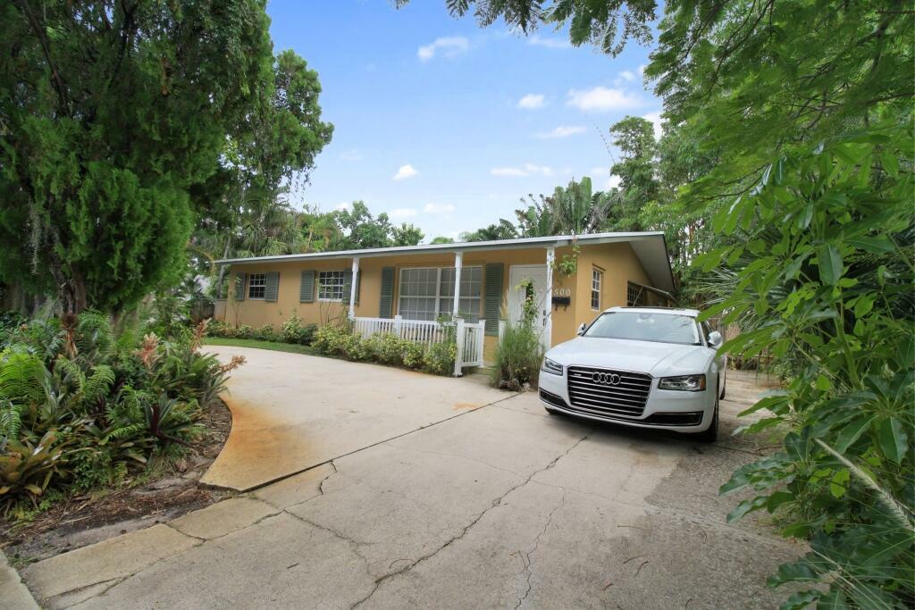 Property Photo:  500 26th Street  FL 33407 