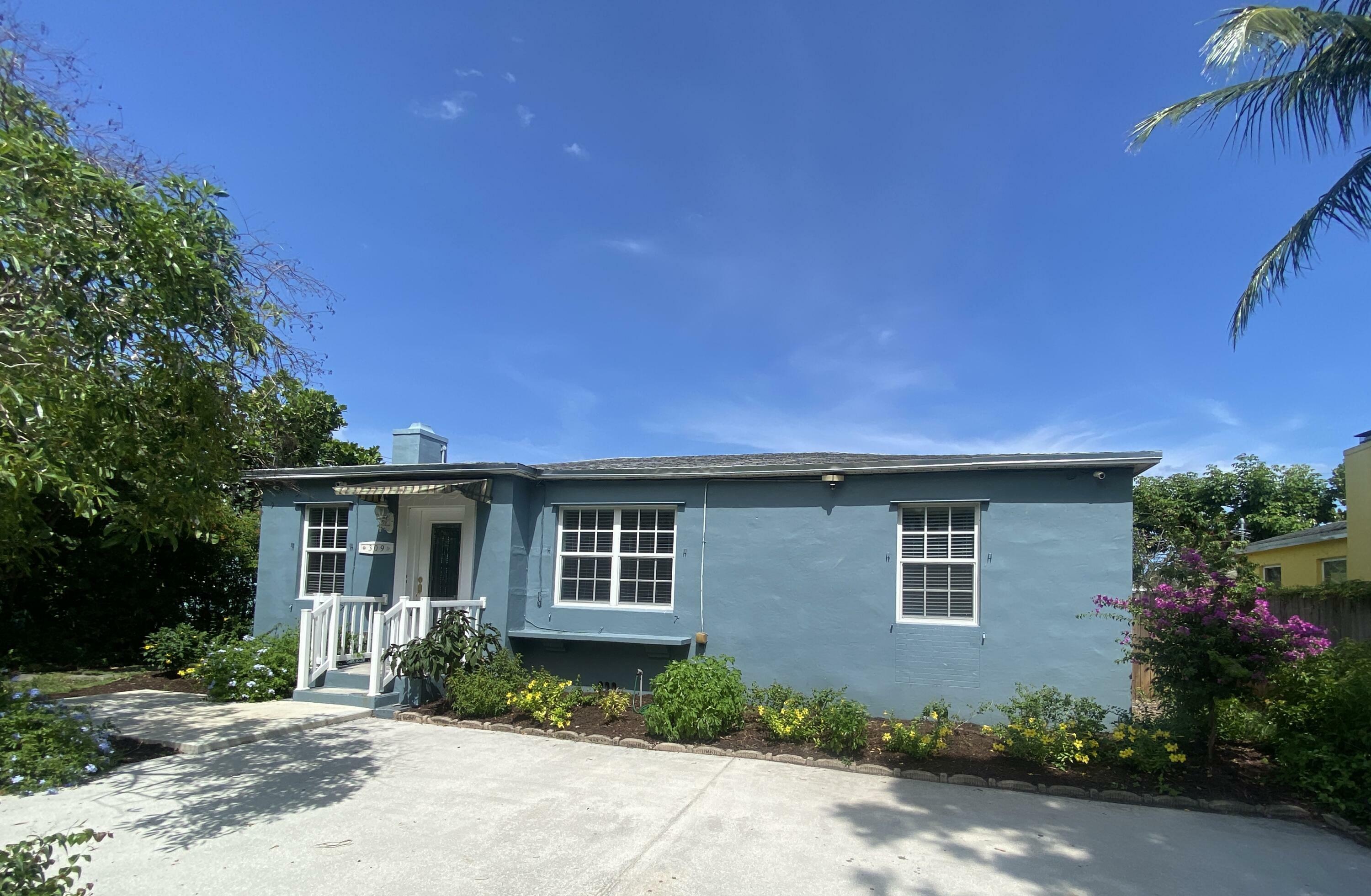 Property Photo:  309 SW 1st Avenue  FL 33444 