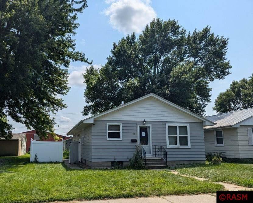 Property Photo:  509 SE Summit Street  MN 56085 