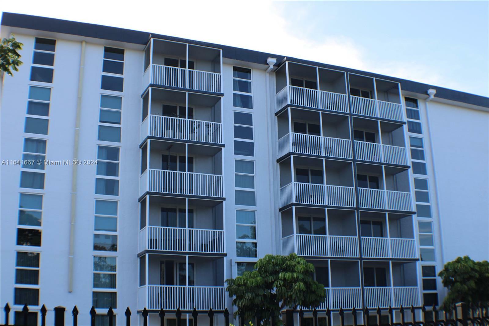 Property Photo: 16950 W Dixie Hwy B220 FL 33160