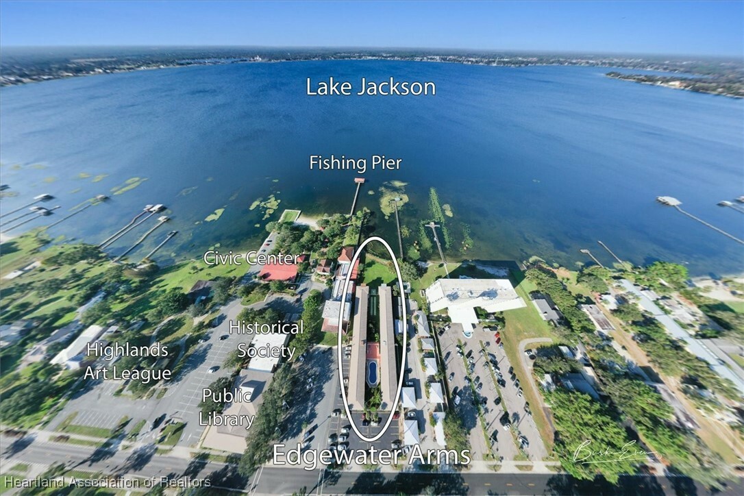 Property Photo:  2113 Lakeview Drive 5B  FL 33870 