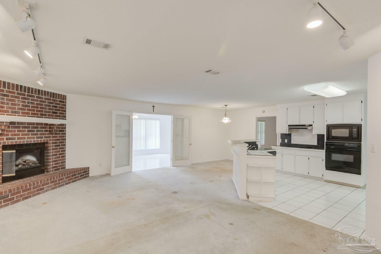 Property Photo:  3873 Sailwind Dr  FL 32563 