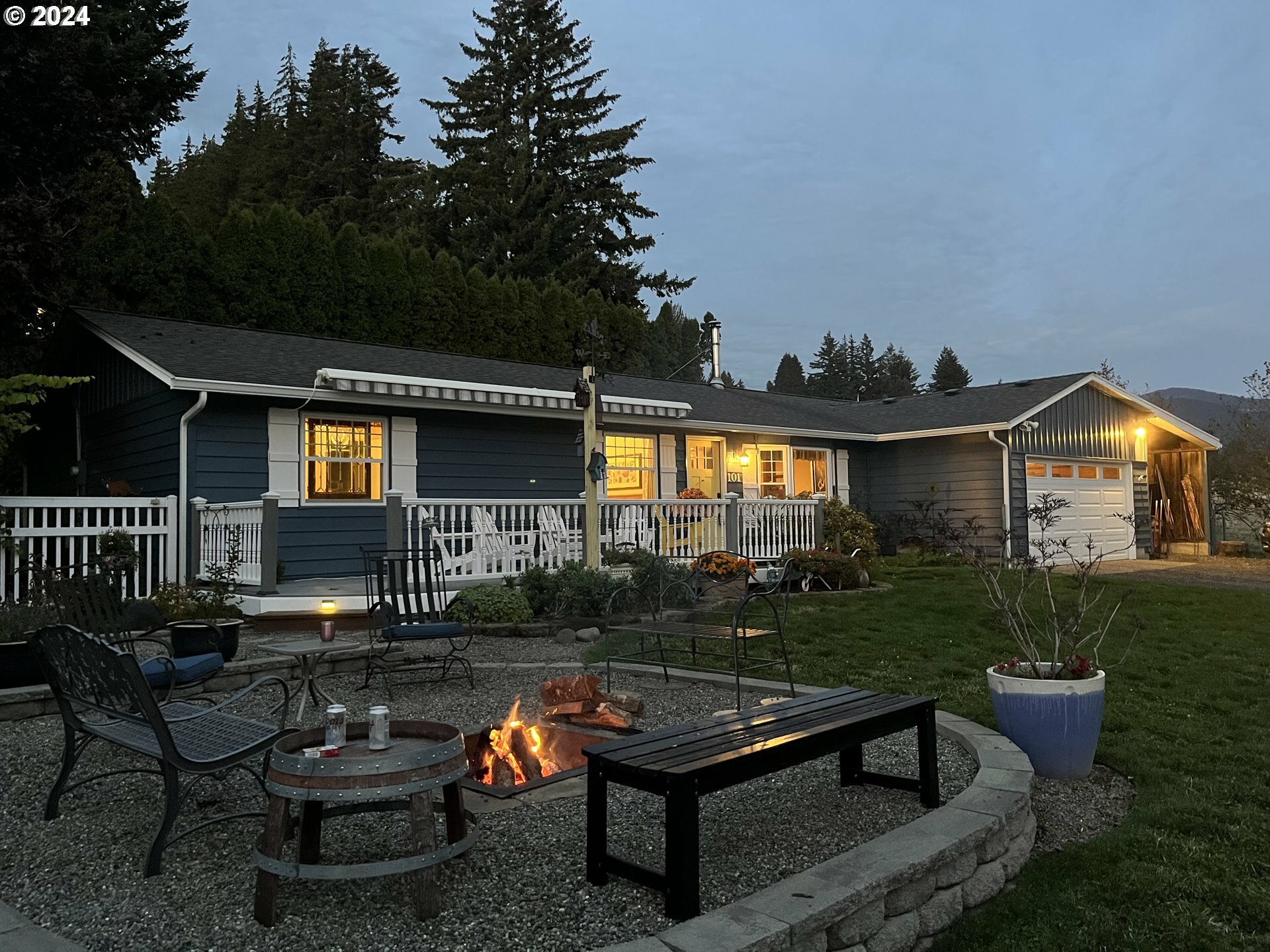 Property Photo:  101 Juniper St  WA 98610 