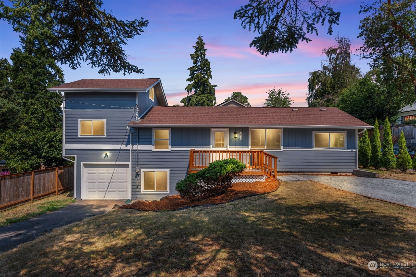 Property Photo:  2814 SW 107th Street  WA 98146 