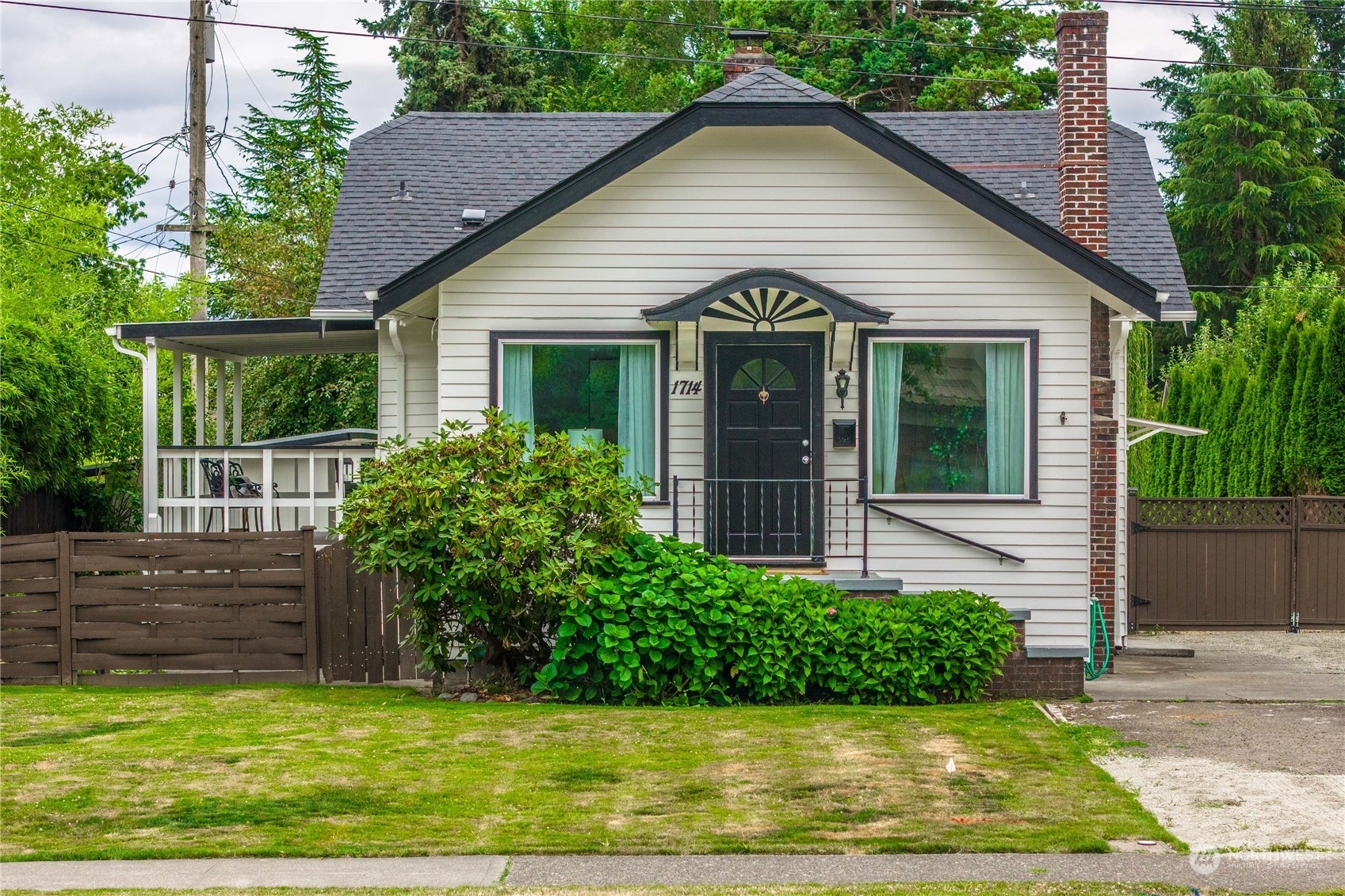 Property Photo:  1714 Main Street  WA 98390 