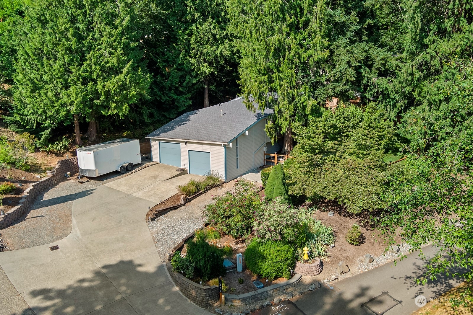 Property Photo:  1500 207th Avenue NE  WA 98074 