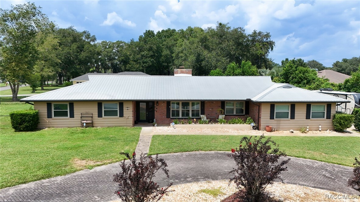 Property Photo:  3022 S Circle Drive  FL 34450 