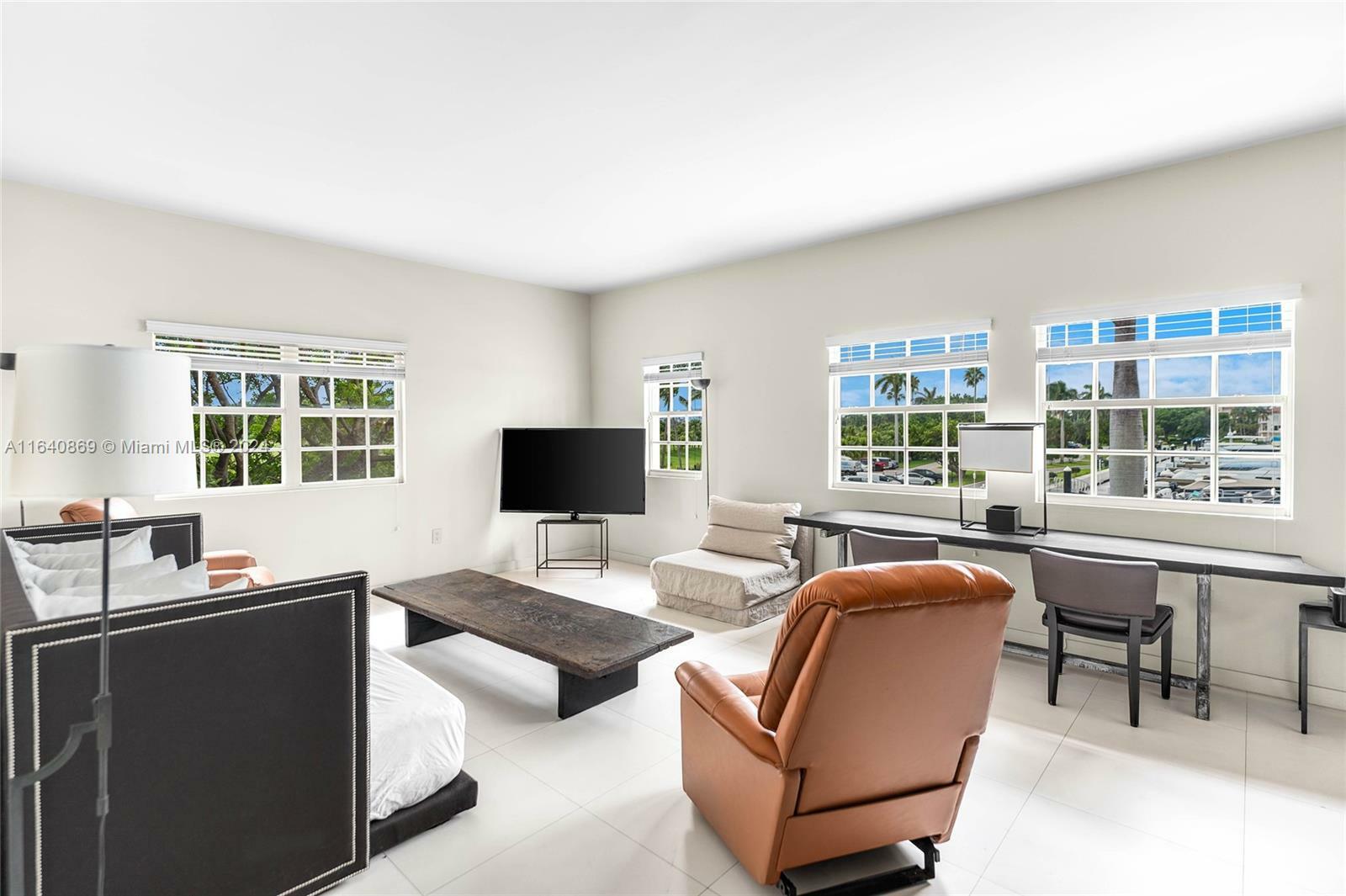 Property Photo:  40201 Fisher Island Dr 40201  FL 33109 