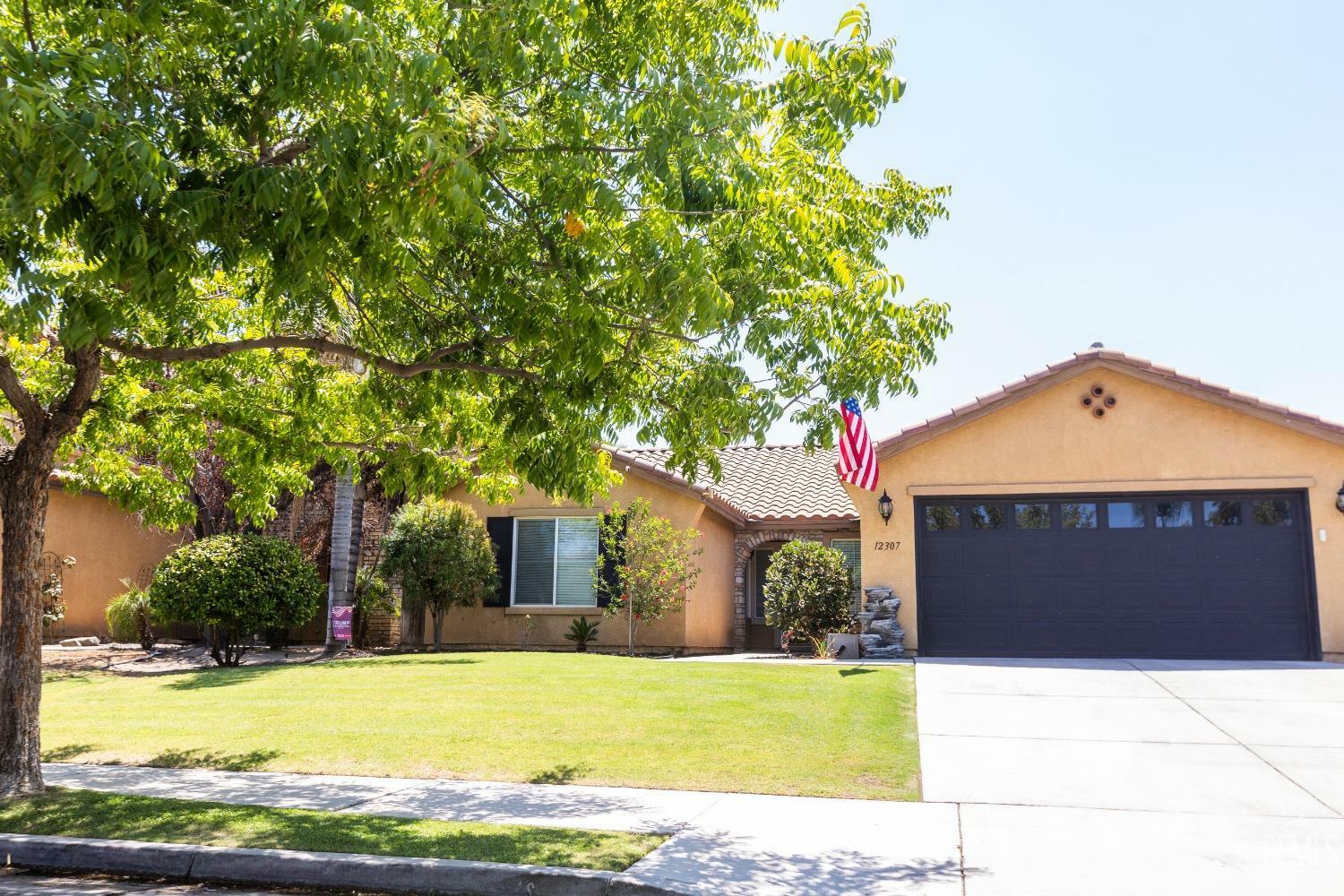 Property Photo:  12307 Fairburn Way  CA 93312 