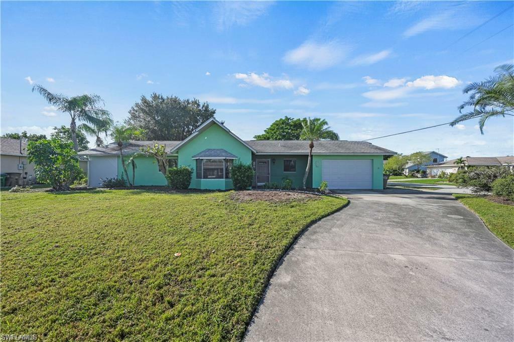 Property Photo:  246 SW 34th Ter  FL 33914 