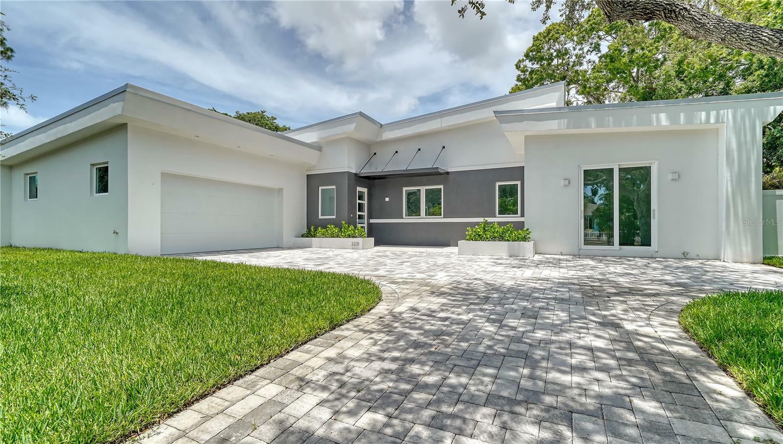 Property Photo:  2231 Wood Street  FL 34237 