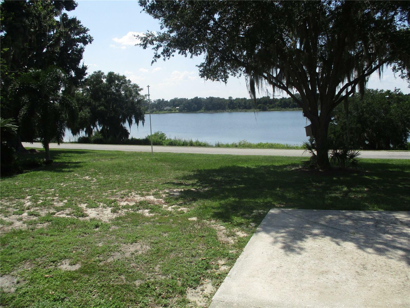 Property Photo:  129 N 6th Street  FL 33851 