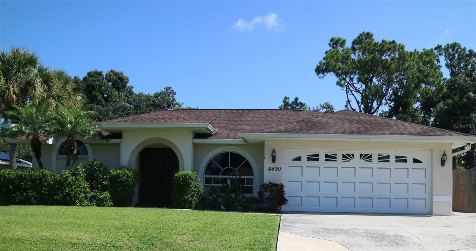 Property Photo: 4490 Compton Lane FL 34287