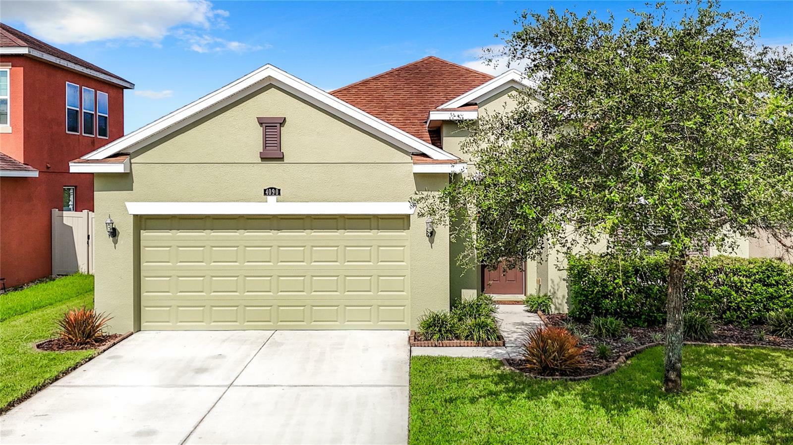 Property Photo:  4090 Pacente Loop  FL 33543 