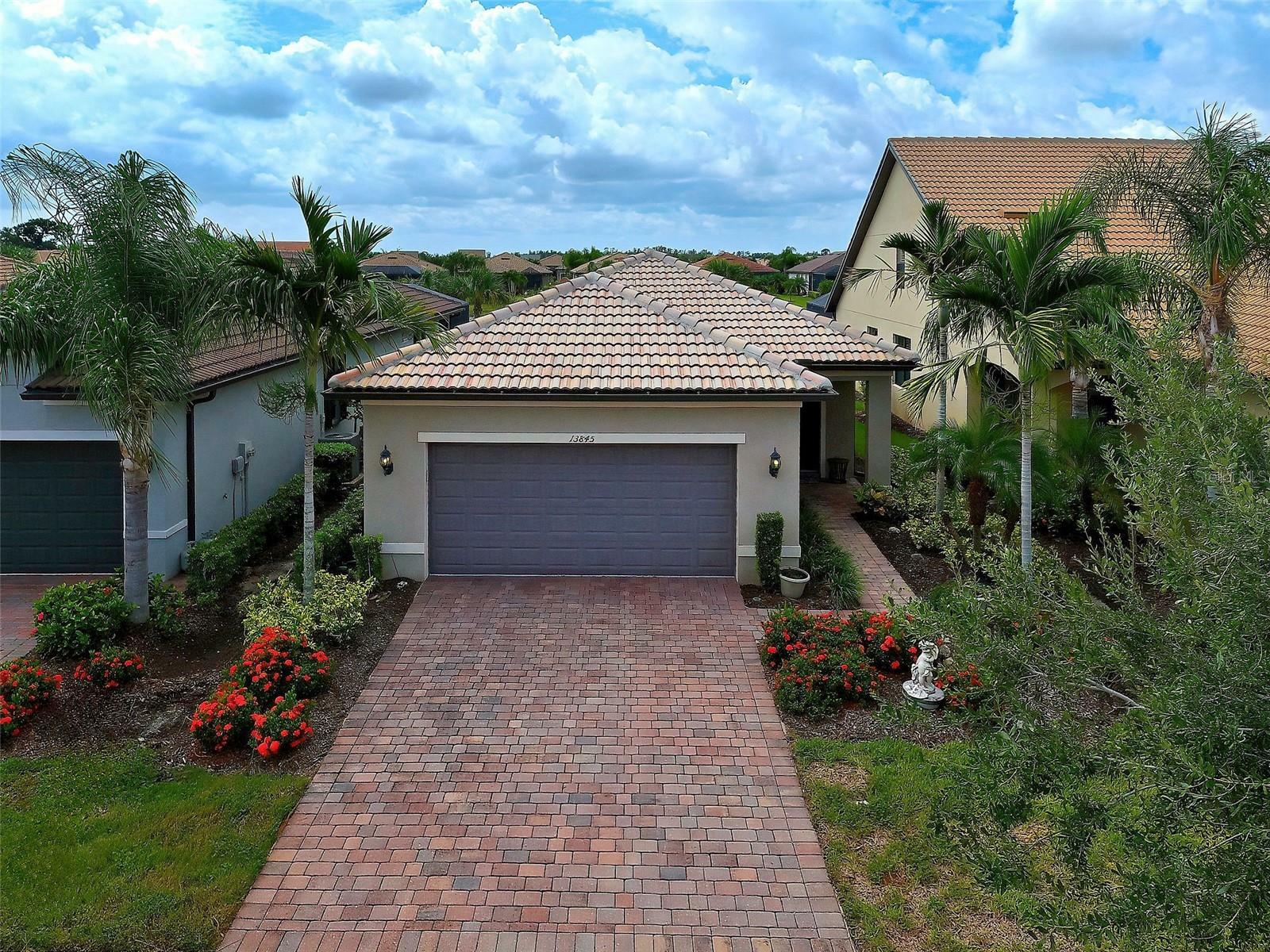 Property Photo:  13845 Alafaya Street  FL 34293 